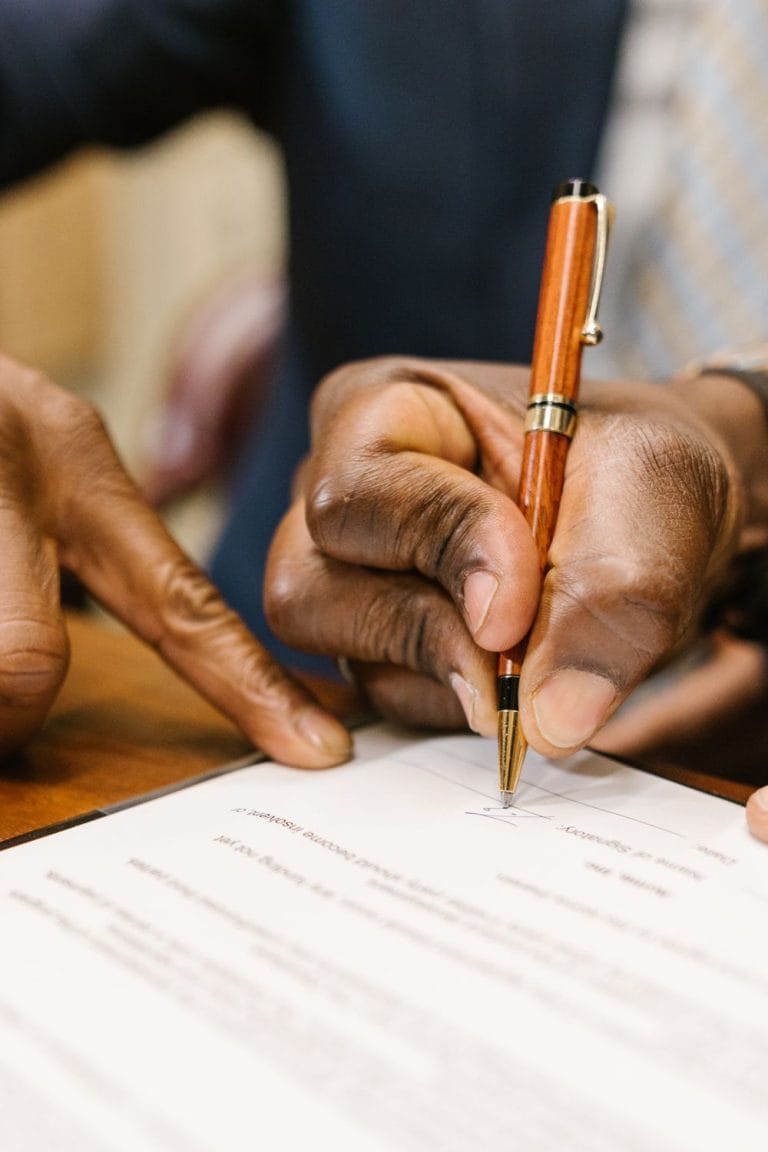 Analyse du contrat de crédit avant signature par un dirigeant de PME
