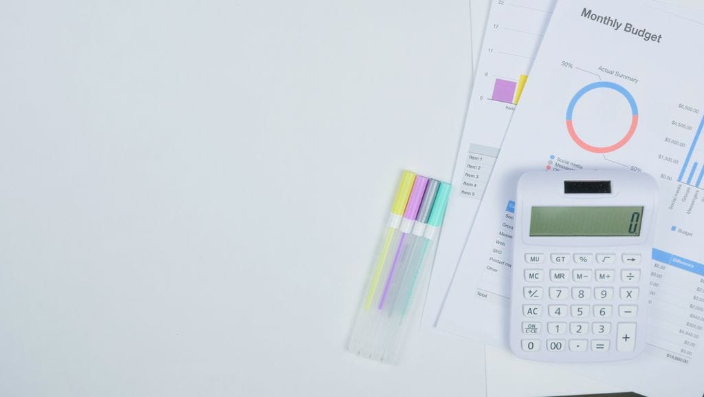 Contrôle budgétaire : budget mensuel et calculatrice pour l'analyse des écarts