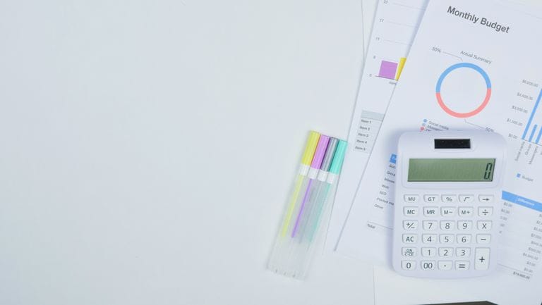 Contrôle budgétaire : budget mensuel et calculatrice pour l'analyse des écarts