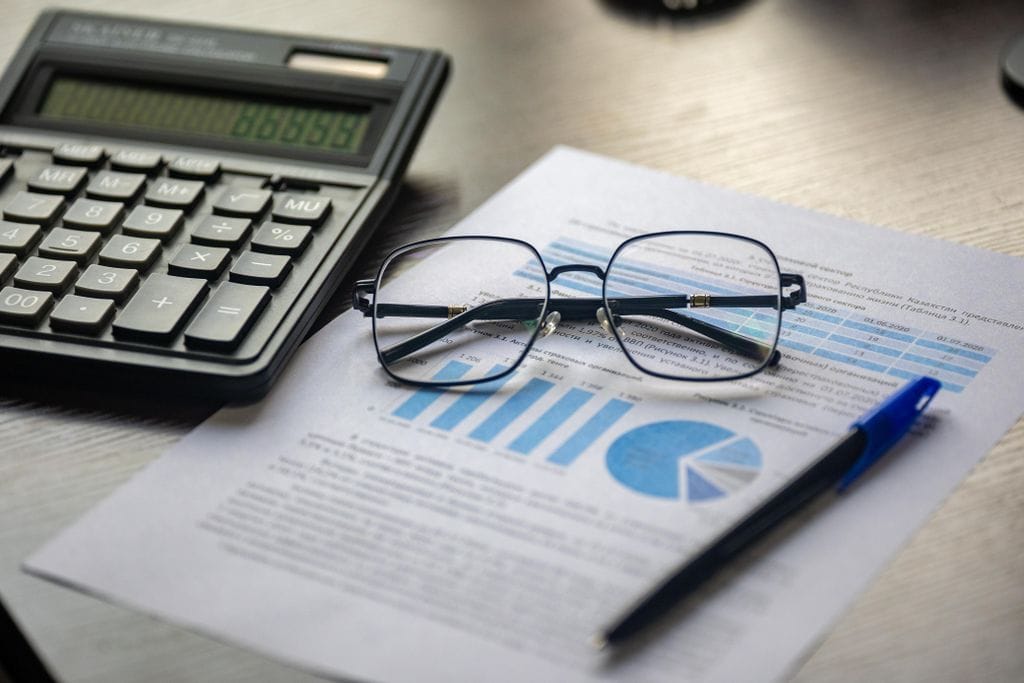 Ratios financiers : calculatrice et graphiques pour l'analyse d'une demande de crédit